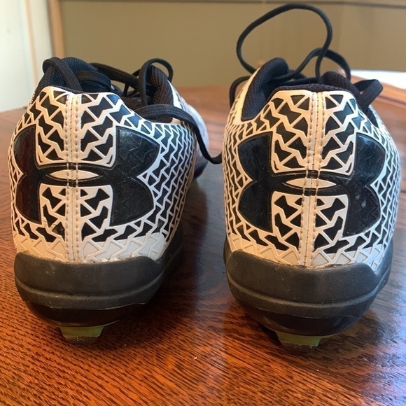 UNDER Armour white and black Deception cleats - Picture 3 of 11